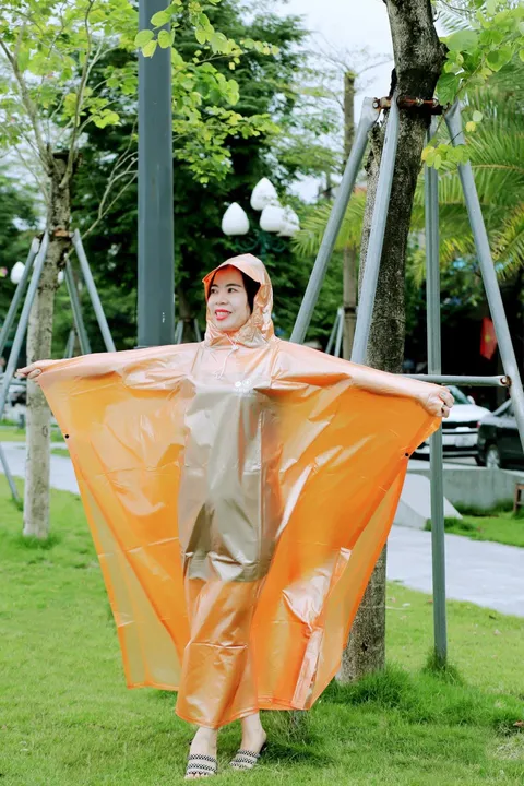 Áo mưa cánh dơi trong màu cam